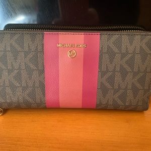 Michael Kors continental wallet